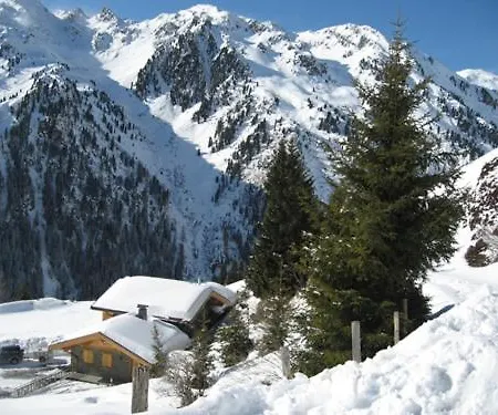 Landhaus Katharina Bis 12 Personen Mit Saunachalet Und Blick Auf Die Bergwelt Des Zillertals Hippach Exterior photo