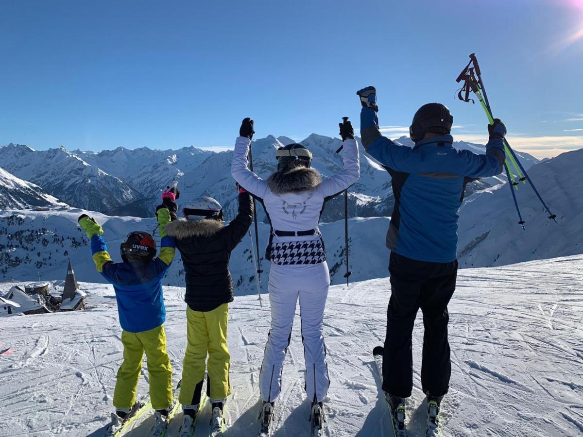 Katharina Bis 12 Personen Mit Saunachalet Und Blick Auf Bergwelt Des Zillertals Apartment *