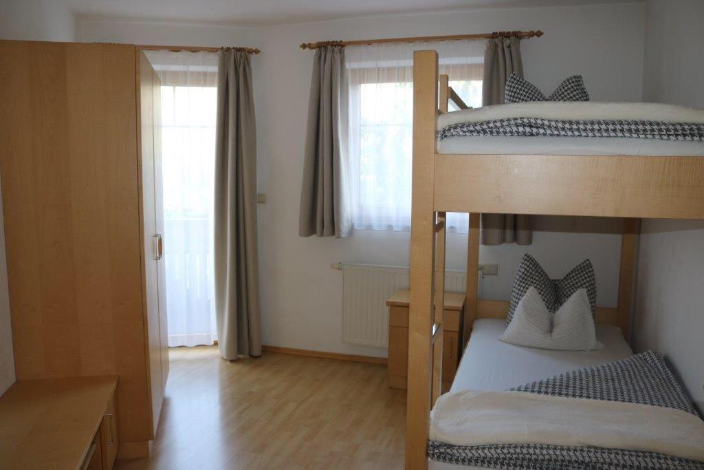 Apartment Katharina Bis 12 Personen Mit Saunachalet Und Blick Auf Bergwelt Des Zillertals Hippach
