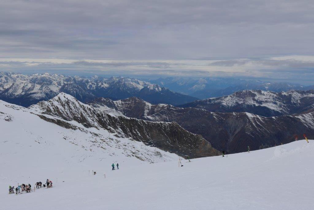 Apartment Katharina Bis 12 Personen Mit Saunachalet Und Blick Auf Bergwelt Des Zillertals Hippach