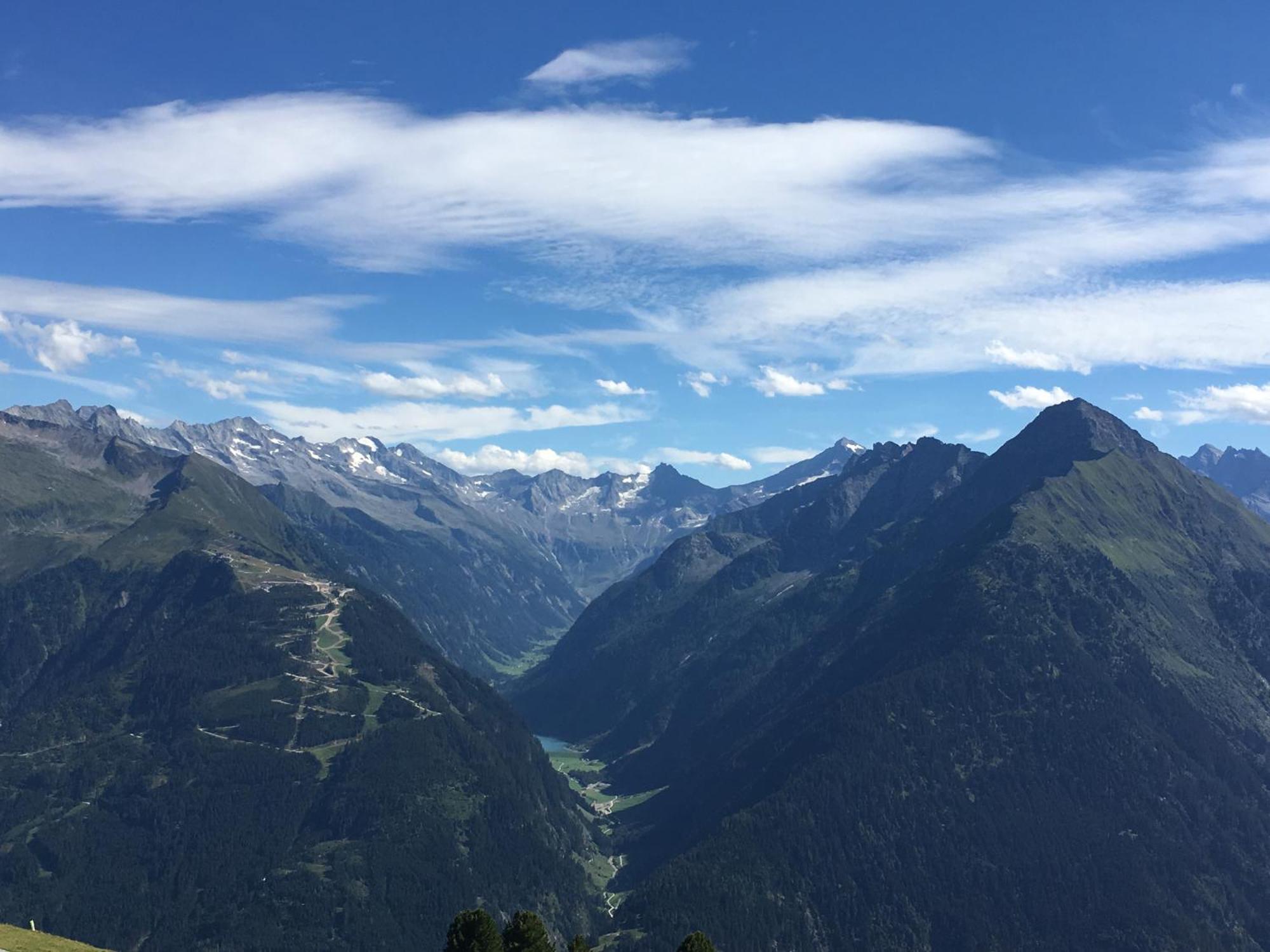 Apartment Katharina Bis 12 Personen Mit Saunachalet Und Blick Auf Bergwelt Des Zillertals Hippach