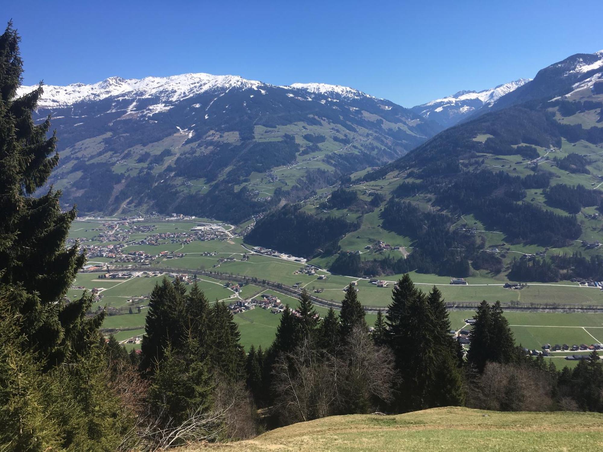 Apartment Katharina Bis 12 Personen Mit Saunachalet Und Blick Auf Bergwelt Des Zillertals *